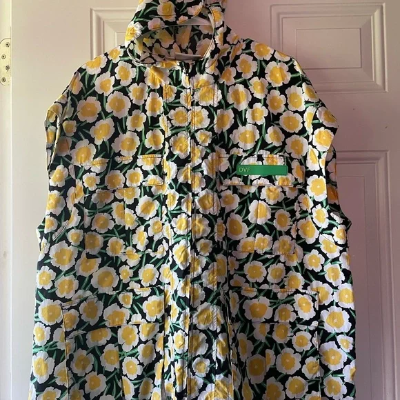 🎯50% OFF! DVF X Target Nylon Packable Poppy Jacket Vest - Picture 2 of 6